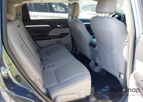 2019 Toyota Highlander Xle z USA, uszkodzony, nr VIN 5TDKZRFH6KS341872